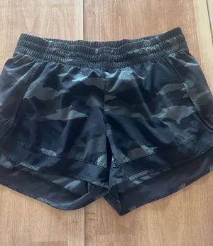 Athleta‎ Womens Camo Mesh Trim Running Shorts Size S Black Gray Green Activewear thumbnail 1