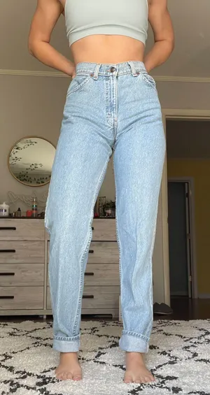 Vintage 550 High-Waisted Mom Jeans thumbnail 1