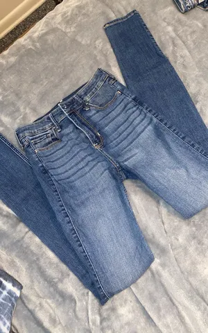 Hollister SkinnyJeans thumbnail 1