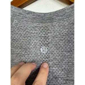 Lululemon Swiftly Tech Short Sleeve 2.0 Heathered Grey Training Shirt Size 4 thumbnail 3