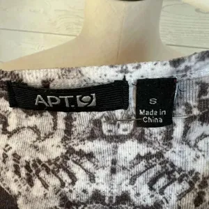 Apt 9 black & white abstract print embellished short sleeve top Size Small thumbnail 6