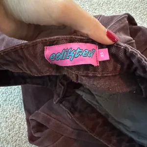 Maroon Edikted jeans thumbnail 2