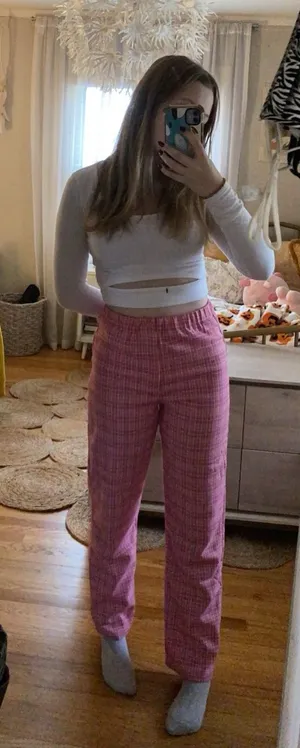 Brandy Melville Women's Pink Trousers thumbnail 1