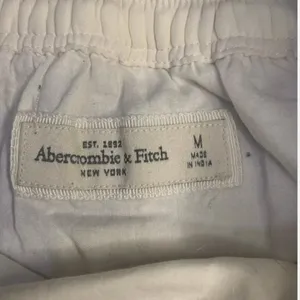 New Abercrombie & Fitch White Sequin Elastic Waist Mini Skirt Size Medium‎ thumbnail 2
