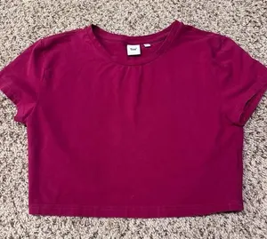 Aritzia TNA cropped tee thumbnail 1