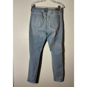 Aeropostale Women's Size 14 Reg High-Rise Jeggings Distressed Light Wash thumbnail 2