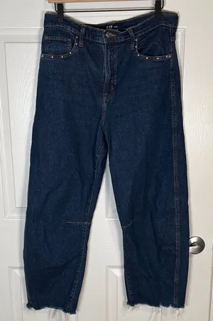 GAP Barrel Jeans 10/30R High Rise Stud Detail Raw Hem Cropped thumbnail 1