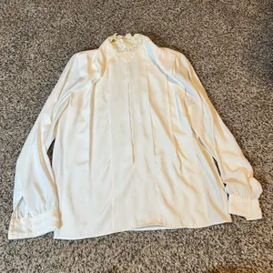 La‎ Chine Classic by Salinda Wang Vintage White Lace Collar Blouse Size 6 thumbnail 1