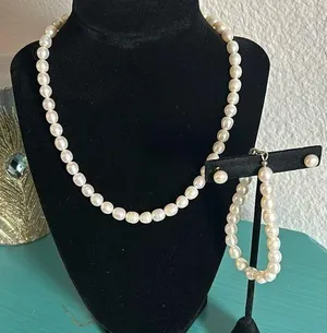 7 - 8mm White Freshwater Pearl High Luster Strand, Bracelet, Earrings Set thumbnail 1