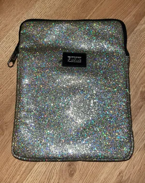 Pink Victoria’s secret Ipad Case thumbnail 1