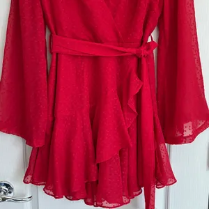 Selfie Leslie Red Clip Dot Bell Sleeve Ruffle Wrap Mini Dress M 6 thumbnail 10