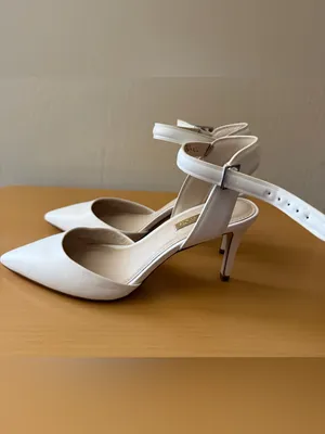 Louise et Cie Womens 7.5 White Leather D’Orsay Pumps Pointed Toe Ankle Strap thumbnail 4