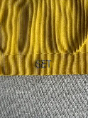 Set Active Ribbed V Bra Tank Top Yellow Size Small thumbnail 3