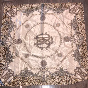Gorgeous large scarf thumbnail 1