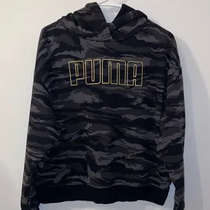 PUMA Black and Gray Camo Cropped Hoodie Size Medium thumbnail 2