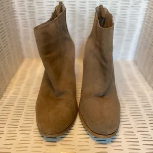 Urban Outfitters Women‎ Taupe Suede Block Heel Ankle Boots Size 9 Back Zip Boho thumbnail 3