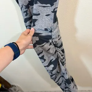 ✨‎ Monrow Camo Fitted Midi Dress Gray Black Small thumbnail 4