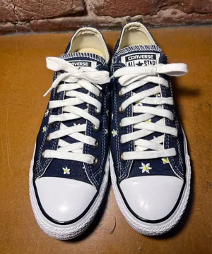 Converse Chuck Taylor with daisies thumbnail 2