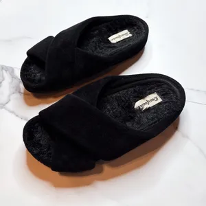 Dearfoams Maeve Velour Crisscross Slippers thumbnail 2