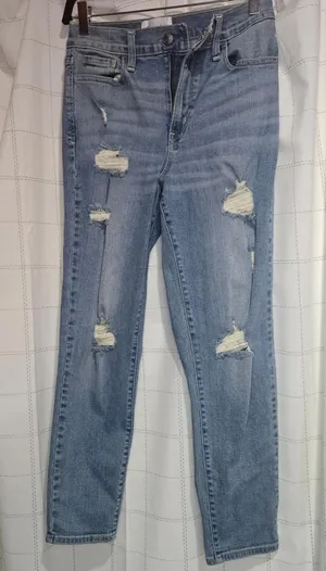 Levis Distressed Jean thumbnail 1