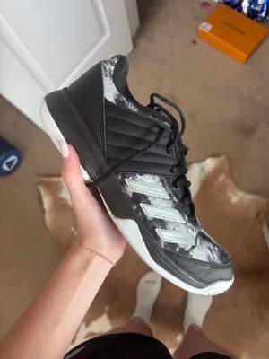 Adidas Volleyball Shoes thumbnail 3