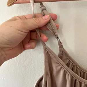 Socialite Sz XS Tan Jumpsuit Adjustable Straps Wide Leg Rompers with Pockets thumbnail 4
