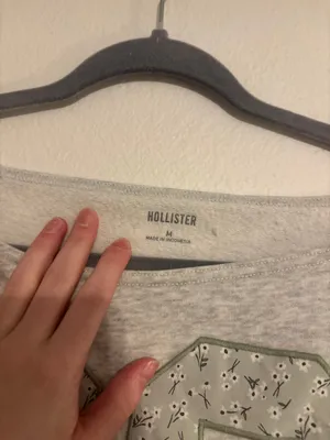 Hollister Cut-Out Shoulder Sweater 99 thumbnail 3