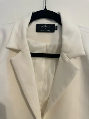 Luxe To Kill Cropped White Blazer Size 4 thumbnail 2