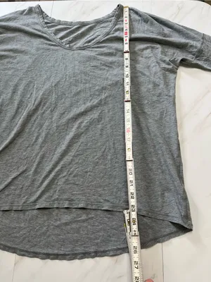 Lululemon Gray Heathered Fitted seam sleeve relaxed body fit tshirt thumbnail 5