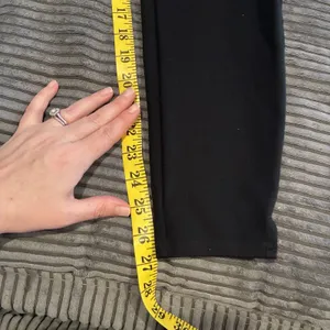 Spanx Ponte Leggings In Black Skinny Leg Pull On Women’s Size Large thumbnail 4