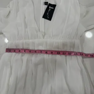 Elegant White Flowy Dress thumbnail 11