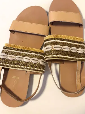 Aldo Beaded Embellished Shell Fringe Leather Flat Sandals Tan Gold Womens Size 9 thumbnail 3