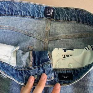 Gap Distressed Mom Jeans thumbnail 4