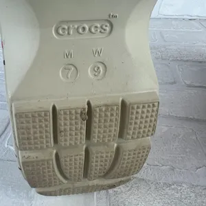 Crocs x Line Friends Stomp Slide Platform Womens 9 Petit Sweets Sandal Unisex M7 thumbnail 13