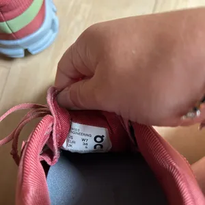 On Cloud Women's Athletic Shoes thumbnail 2