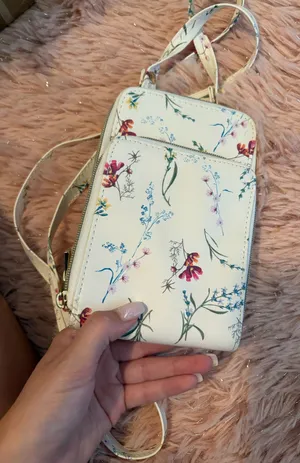 Floral cross body phone holder Multiple thumbnail 1