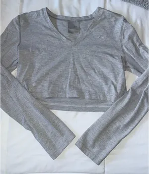 Cropped Nike Long Sleeve thumbnail 1