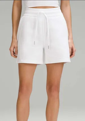 Lululemon Scuba High-Rise Short 5" White Size 8 thumbnail 1