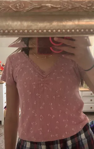 Floral top thumbnail 2
