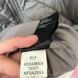 The North Face Monarch Quilted Puffer Jacket in Grey Women’s Medium thumbnail 5