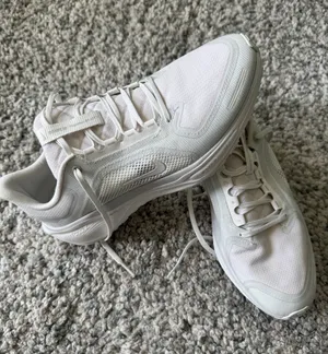 Nike Women’s White Lightweight Mesh Training Sneakers thumbnail 1