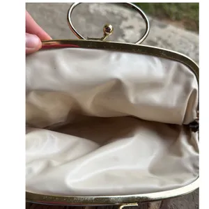 Vintage Floral Metal Mesh Evening Bag Gold Tone Kiss Lock Ring Handle Clutch thumbnail 4