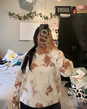 Long sleeve Multiple Size M thumbnail 1