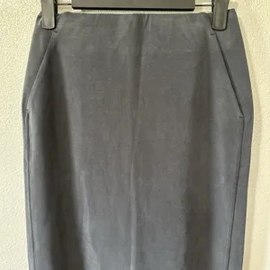 NEW Lululemon Softstreme HR High Rise‎ Midi Skirt Size 2 Black Slim Fit Pockets thumbnail 3