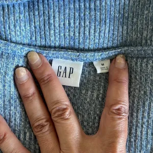- GAP V-neck Top. Size Medium. Sky Blue‎ thumbnail 6