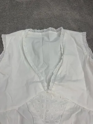 White dress thumbnail 3