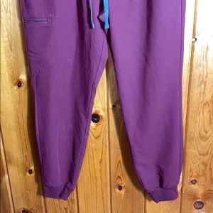 FIGS High Waisted Zamora Jogger Scrub Pants burgundy size large nurse scrubs pant thumbnail 4