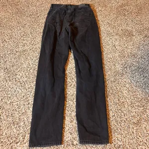 American Eagle Mom Straight Jeans 000 Ripped Distressed Black Denim‎ thumbnail 8