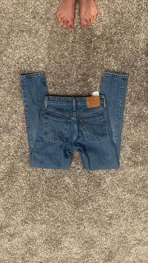 501 Levi’s Skinny Jeans thumbnail 4