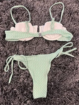 Amazon 🌸NWT GREEN AND WHITE GINGHAM HIGH CUT BIKINI SIZE MEDIUM 🌸 thumbnail 6